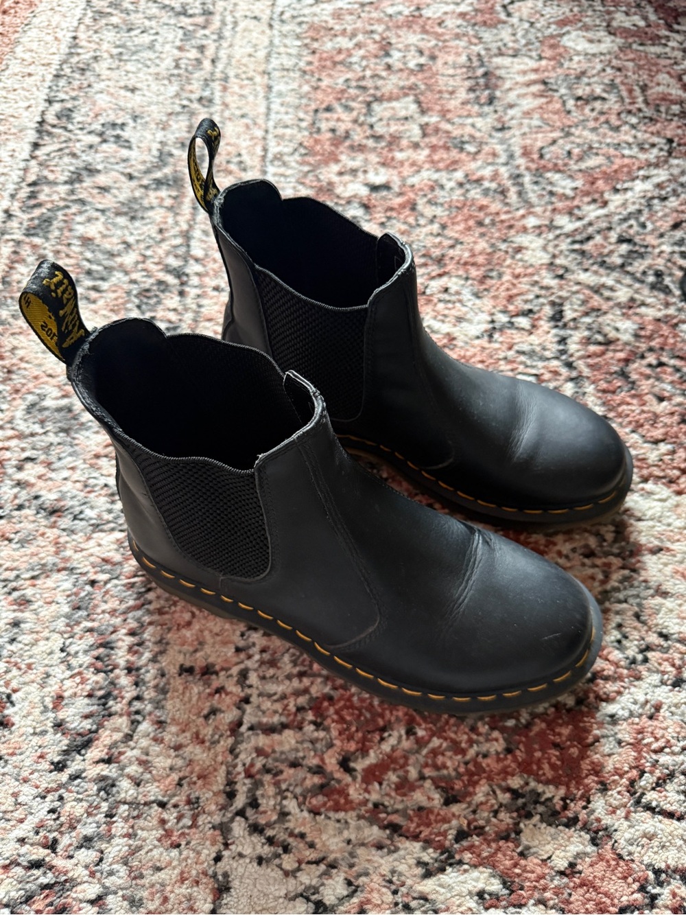 Dr. Martens 2976 Chelsea Boots